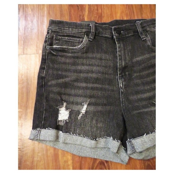 NWT Blank NYC The Fulton Roll Up Shorts Size 30 Black - Picture 5 of 9